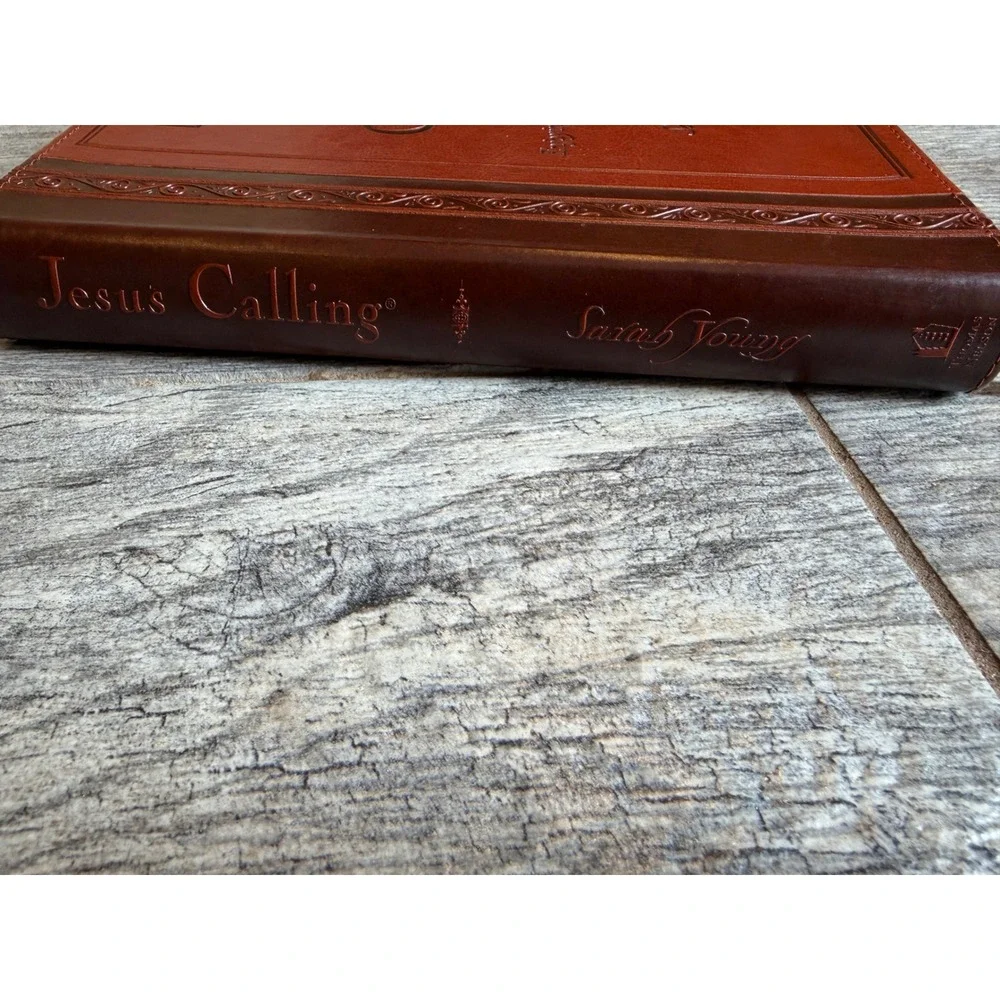 Thomas Nelson Jesus Calling Devotional‎ Sarah Young Brown Leathersoft 365 Day